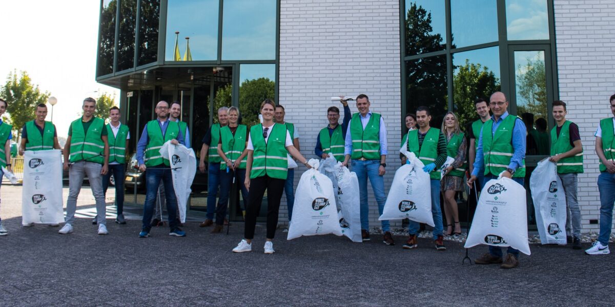 Teamfoto WorldCleanupDay Oerlemans Plastics 2021