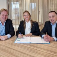 Overname Adriaan Dekker OPACKGROUP