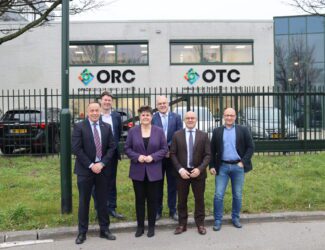 Joan Hanegraaf, Johan Kranenbroek, Ina Adema, Egbert Lichtenberg, Kees van Rooij, Rob Verhagen nieuwbouw Giessen Oerlemans Plastics