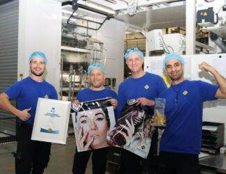 Drukkerij team Oerlemans Plastics met award