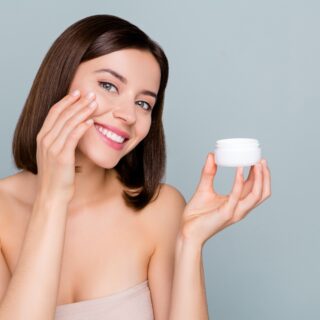 cosmetica vrouw creme potje