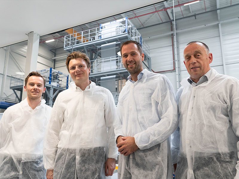 Joan hanegraaf edo kamers–ruben berkelmans bart bikkens bij oerlemans plastics giessen bij extrusie