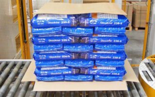 Powderpack Akzo op pallet klein-7-producten(Oerlemans Plastics)