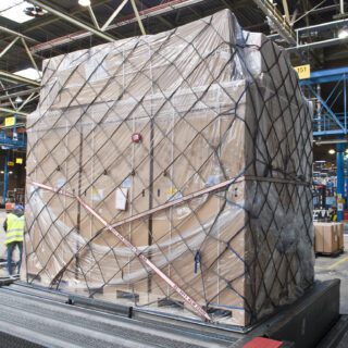 goed gebouwde en afgebonden pallet