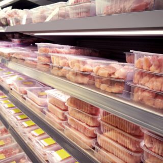Shelves,With,Fresh,Meat,In,Supermarket